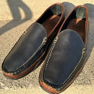 Allen Edmonds Boulder loafer! Size 10. Excellent preowned condition!